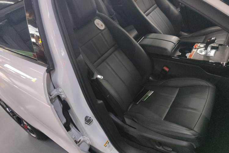 Used Land Rover Range Rover Evoque 2021 Range Rover Velar 249 PS R-Dynamic S Performance Edition