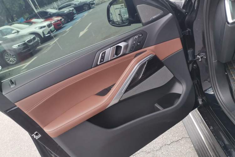 Used BMW X6 2023 xDrive40i M Sport Package