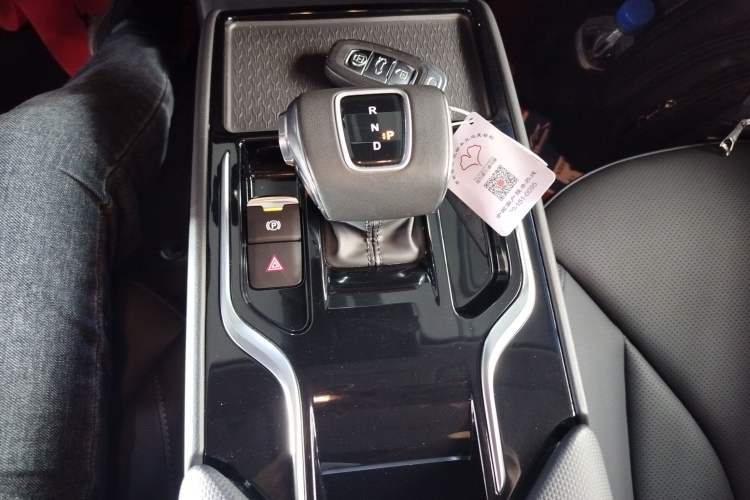 Used Hongqi E-QM5 2023 Base Travel Edition
