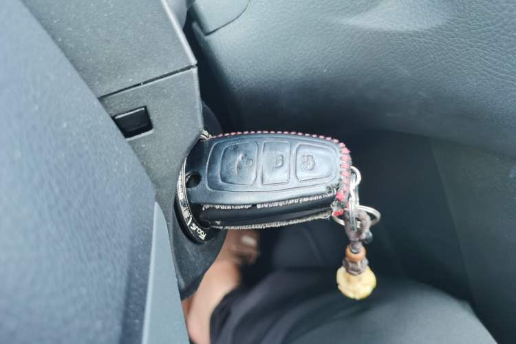 Used Ford Focus 2012 Hatchback 1.6L Manual Fashion Edition
