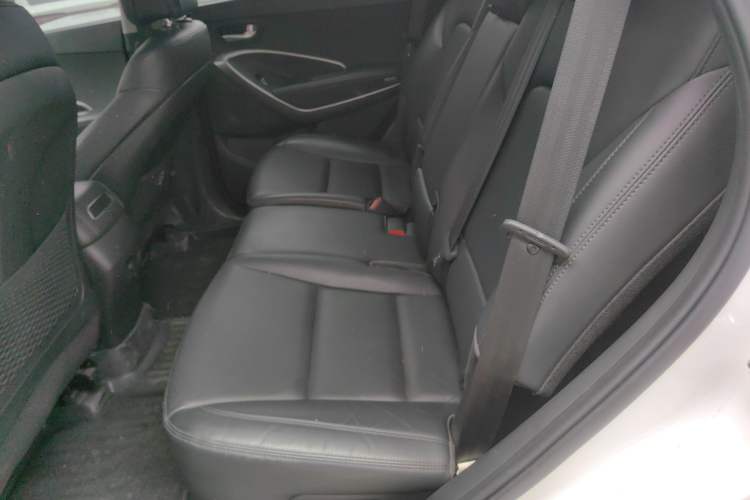 Used Hyundai Santa Fe 2015 2.0T Automatic All-Wheel Drive Smart Version 5 Seats
