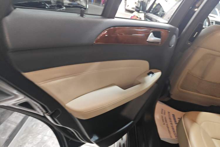 Used Mercedes-Benz M-Class 2012 ML 350 Luxury Edition
