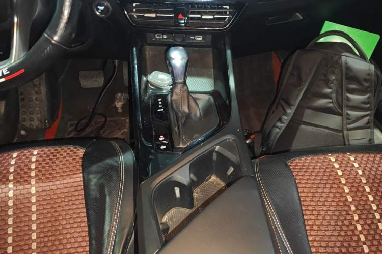 Used Roewe i5 2021 1.5L CVT Platinum Edition
