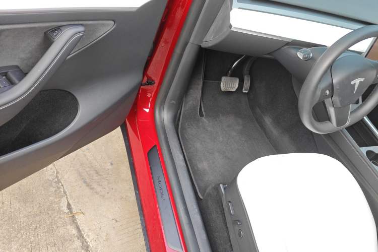 Used Tesla Model Y 2022 Long-Range All-Wheel-Drive Version
