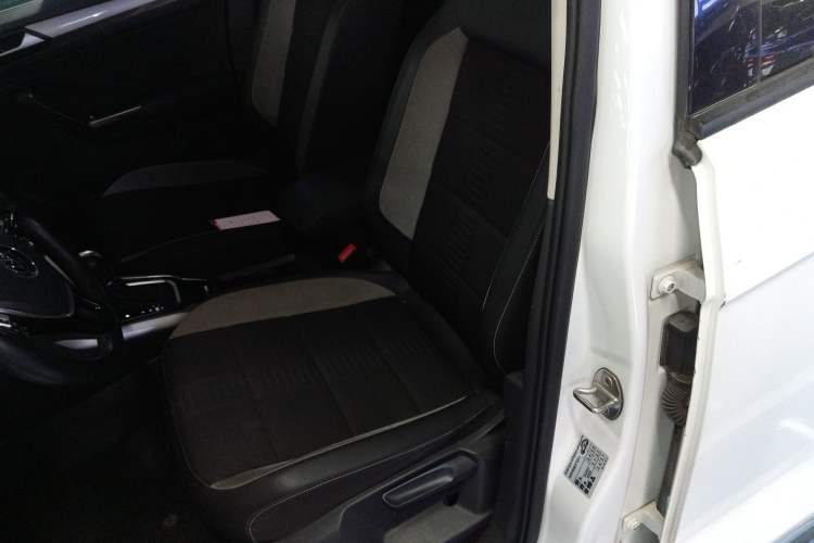 Used Volkswagen T-ROC 2022 280TSI DSG Two-Wheel Drive Elite PLUS