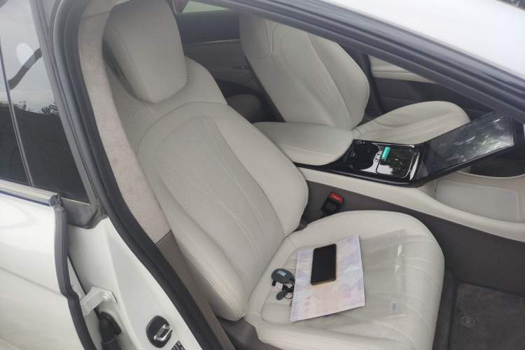 Used  L7 2022 Dynamic Model
