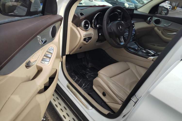 Used Mercedes-Benz GLC 2018 GLC 200 4MATIC
