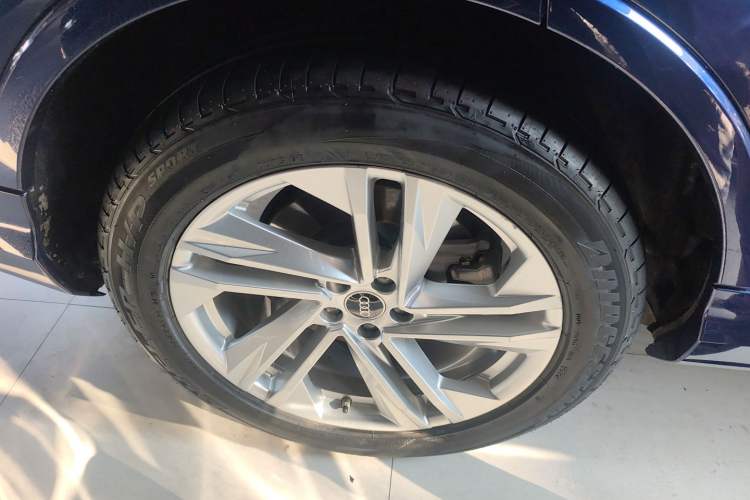 Used Audi Q7 2021 45 TFSI quattro S line Sport model
