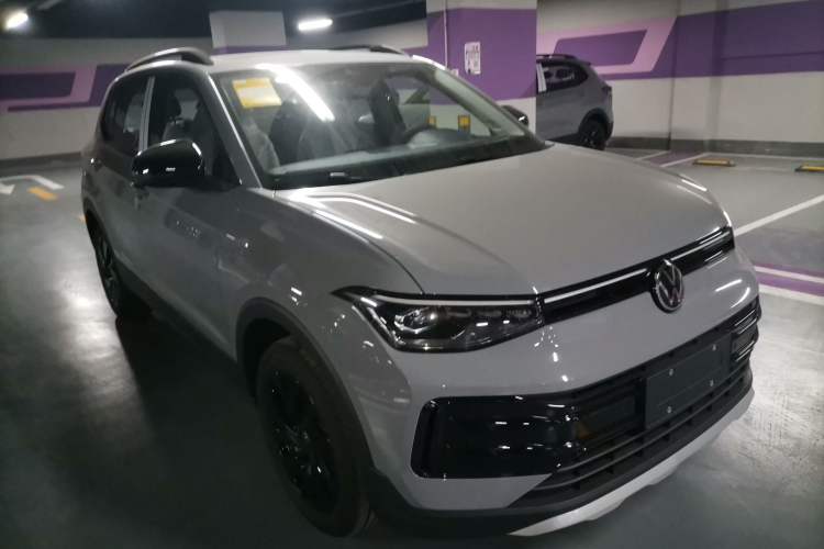 Used Volkswagen Tharu 
