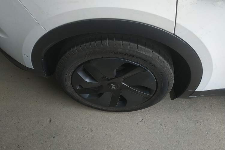 Used ONVO L60 2024 60 kWh Rear-Drive Version