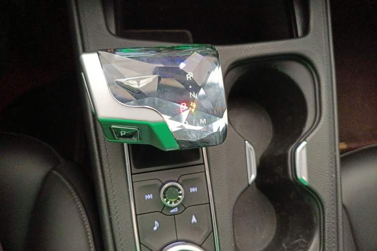 Used Cadillac XT4 2018 28T Two-Wheel Drive Leading Version
