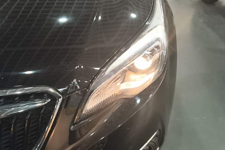 Used Buick Envision 2018 20T Two-Wheel-Drive Leading Model