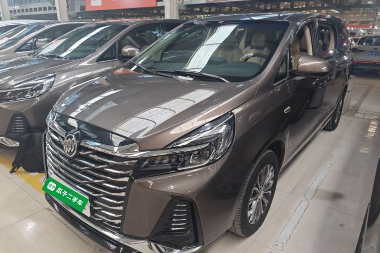 Used Buick GL8 2023 Facelifted Land Cruiser Executive Luxury Version