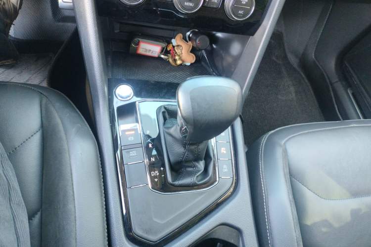 Used Volkswagen Tiguan L 2021 330TSI Automatic Two-Wheel Drive R-Line Enhanced Edition
