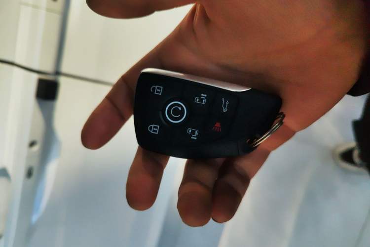 Used Buick GL8 New Energy 2025 Lu Shang Luxury Edition 7-Seater