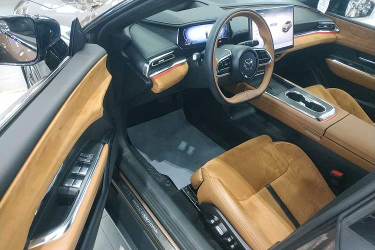 Used Mazda EZ-6 2024 Range-Extended 200 Luxury Edition