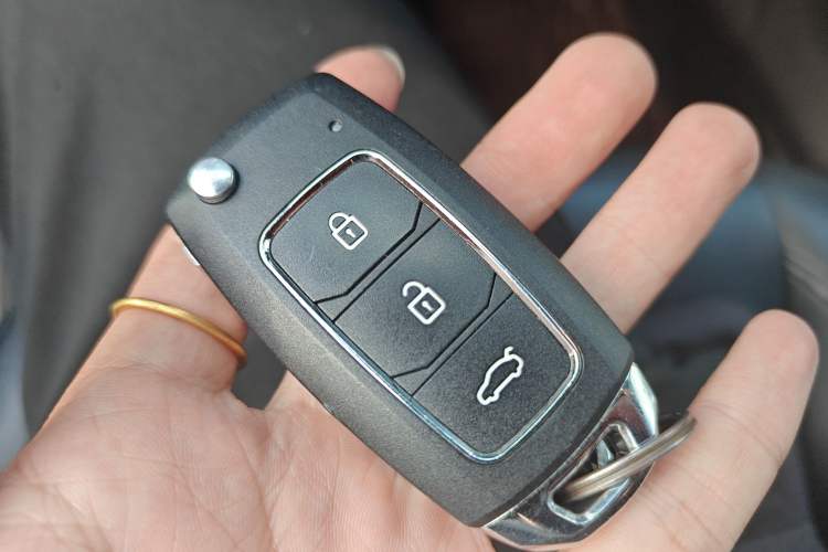 Used Buick Encore 2015 1.4T Automatic Two-Wheel Drive Urban Elite Version
