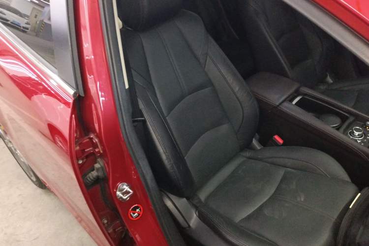 Used Mazda Mazda 3 Axela 2017 Hatchback 2.0L Automatic Sport Model China V Emission Standard
