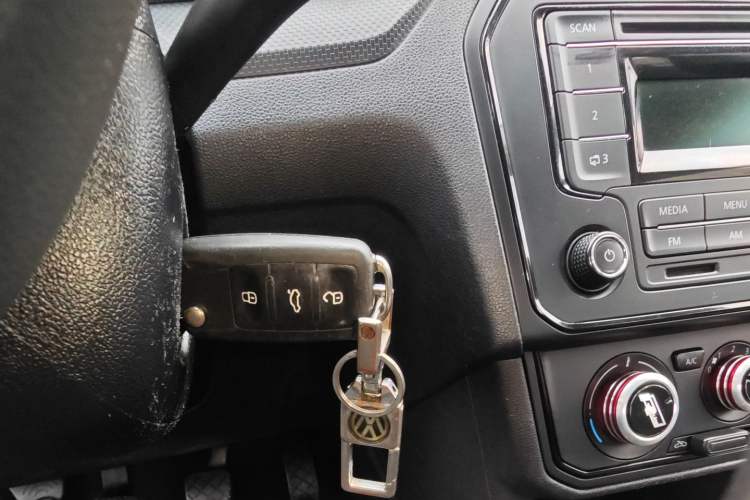 Used Volkswagen Jetta 2019 Dream Edition 1.4L Manual Fashion Version
