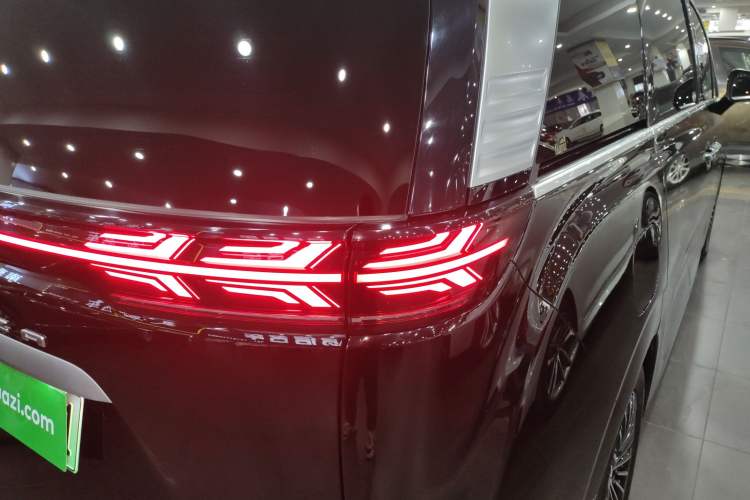 Used Denza D9 2022 DM-i 970 Four-Wheel Drive Flagship Model