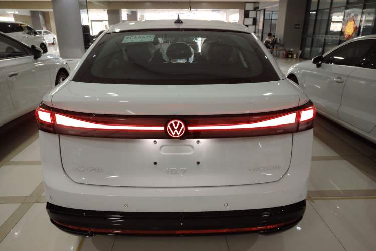 Used Volkswagen ID.7 VIZZION 2024 AIR model