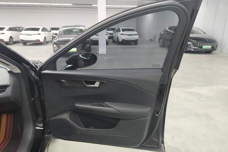 Used Hongqi E-QM5 2022 431 km Charge & Enjoy Edition
