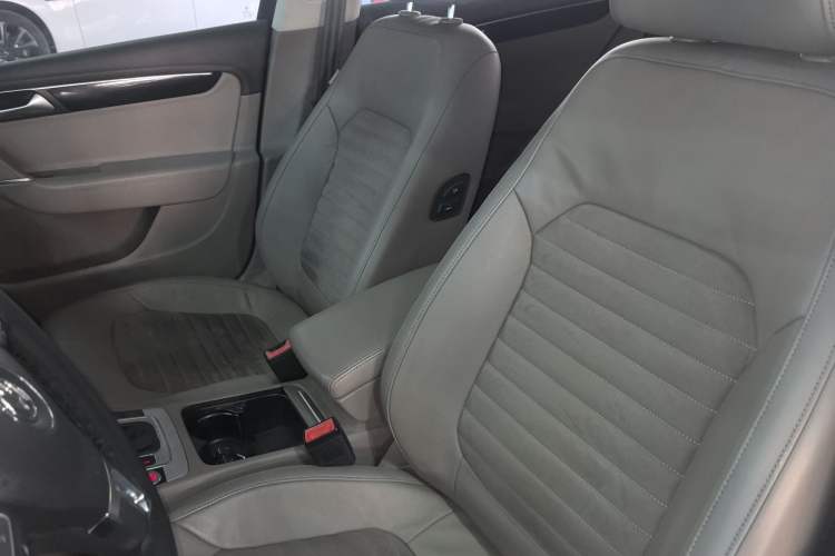 Used Volkswagen Magotan 2015 Facelift 1.8TSI Luxury Model