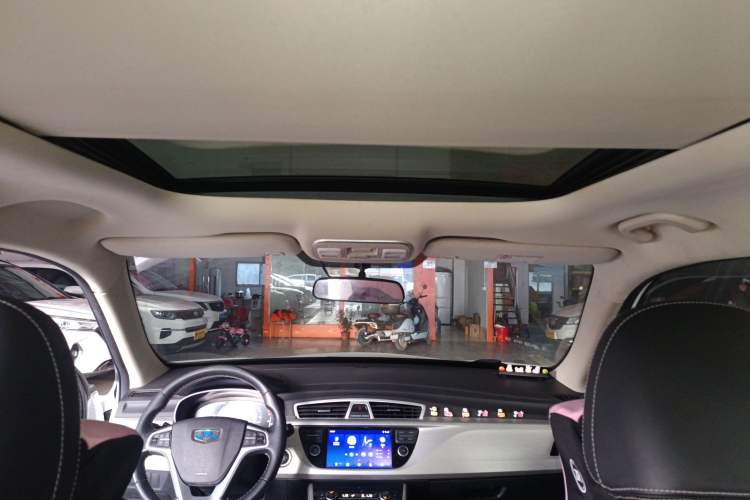 Used Geely Auto Emgrand X7 Sport 2020 1.8TD DCT Two-Wheel Drive Smart Connect 4G-Enabled Version
