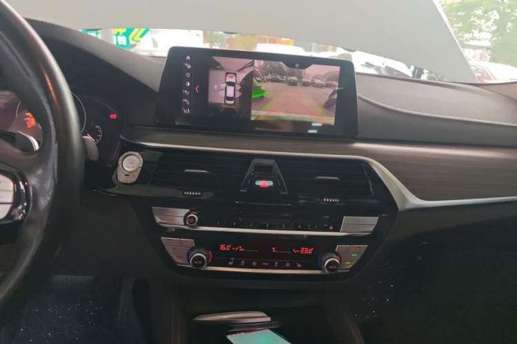 Used BMW 5 Series 2019 Facelifted 530Li Leading Edition Luxury Package
