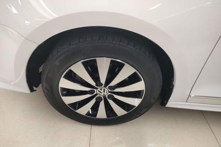 Used Volkswagen Sagitar 2017 230TSI Automatic Comfort Version
