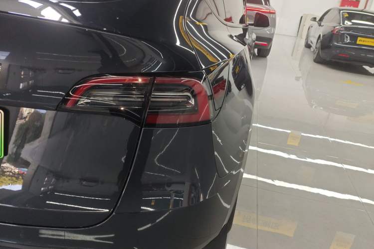 Used Tesla Model Y 2024 Long-Range All-Wheel-Drive Version
