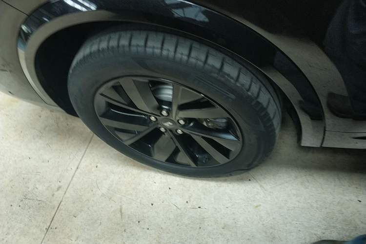 Used Li Auto L8 2023 Air model
