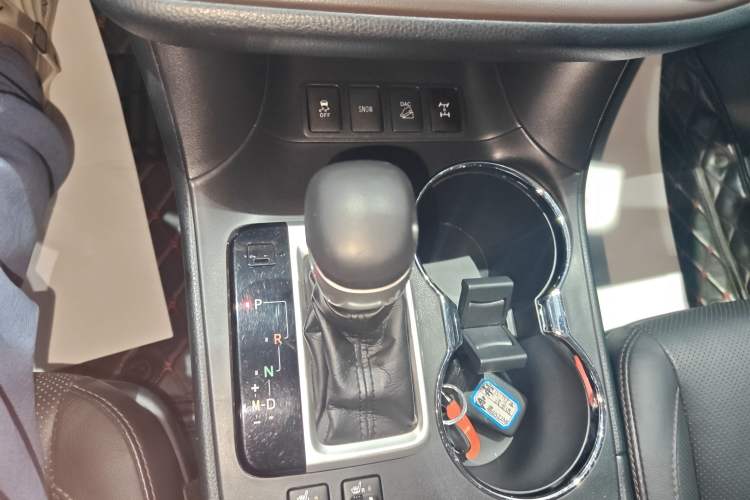 Used Toyota Highlander 2017 2.0T Four-Wheel Drive Luxury Edition 7 Seats