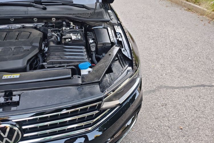 Used Volkswagen Magotan 2025 Revised Version Zhongxiang Edition 330TSI DSG Luxury Trim
