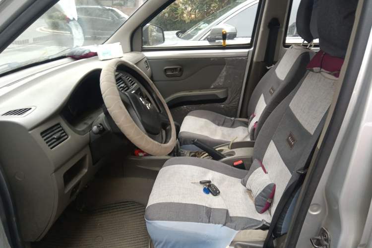 Used Wuling Rongguang V 2015 1.2L Practical Model
