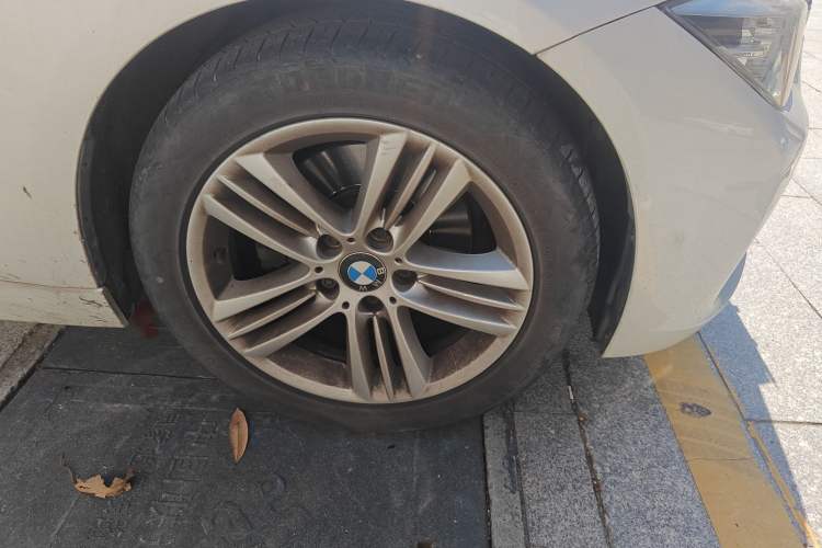 Used BMW 3 Series 2016 320Li Ambition Model
