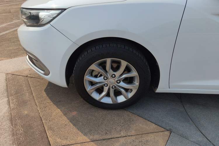 Used Geely Auto Emgrand GL 2017 1.8L Manual Elite Model
