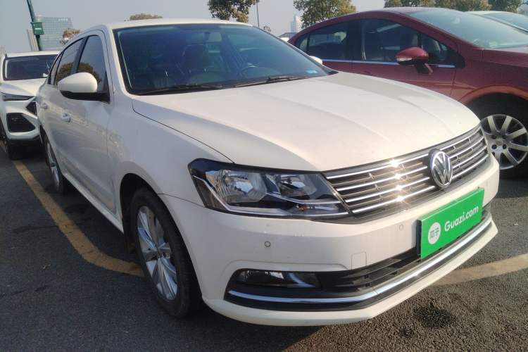 Used Volkswagen Lavida 2015 1.6L Automatic Comfort Edition
