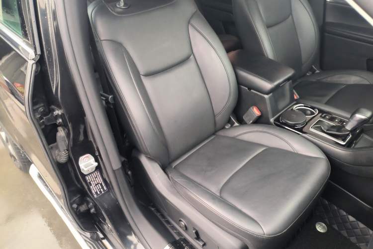 Used  Commander 2018 2.0T Four-Wheel Drive Prestige Edition China V
