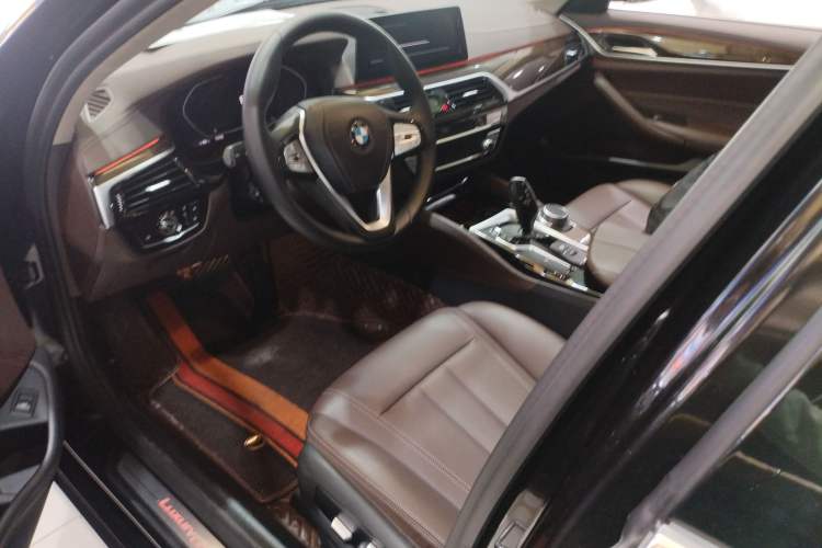 Used BMW 5 Series 2020 525Li Luxury Package
