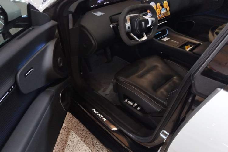 Used  12 2024 Updated Version 700 Three-Laser Rear-Wheel Drive Luxury Edition