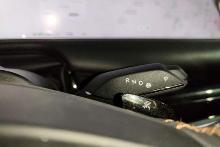 Used  L7 2022 Dynamic Model