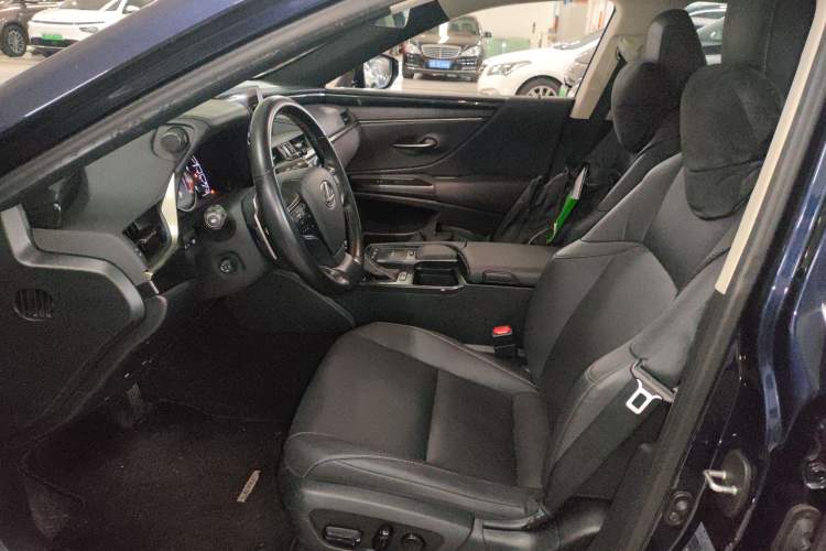 Used Lexus ES 2020 200 Excellence Edition
