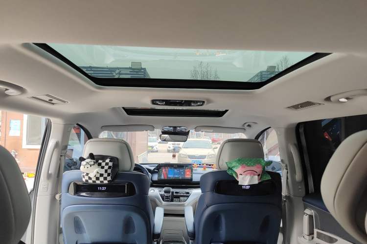 Used Roewe iMAX8 2021 400TGI Supreme Series Ultimate Edition
