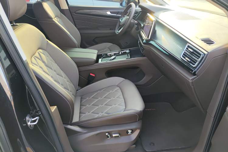 Used Volkswagen Viloran 2024 380TSI Premium Edition