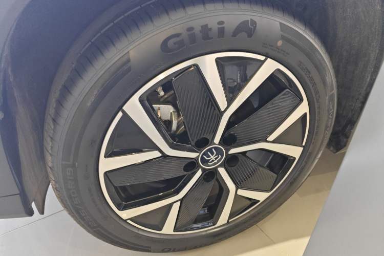 Used BYD Song L DM-i 2025 Intelligent Driving Version 160 km Beyond-Range Type