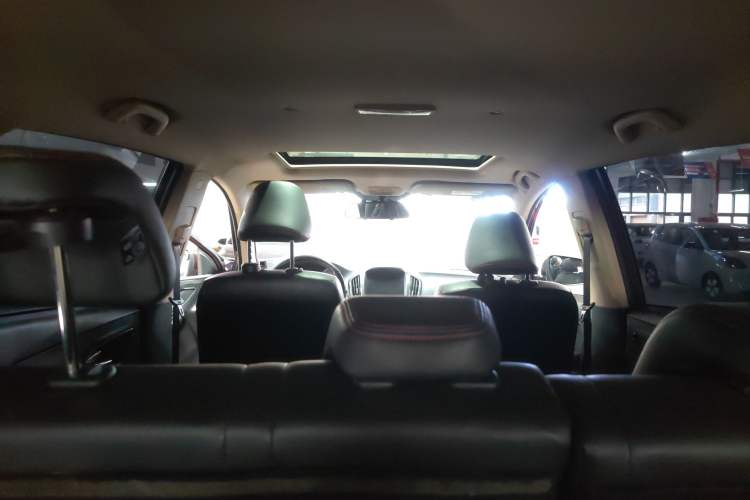 Used Baojun 560 2015 1.8L Manual Luxury Model