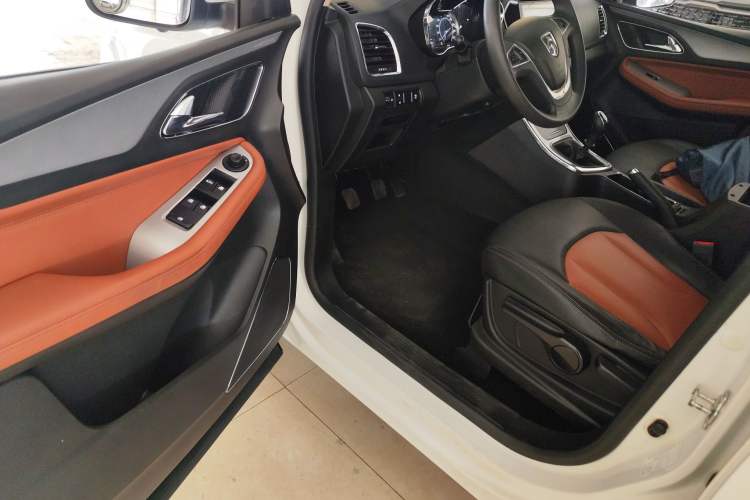 Used Baojun 560 2016 1.8L Manual Elite Version
