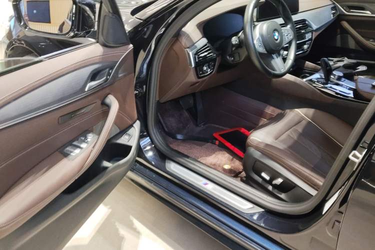 Used BMW 5 Series 2023 530Li Leading Model M Sport Package
