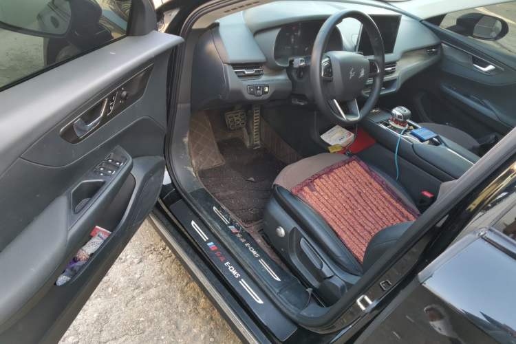 Used Hongqi E-QM5 2022 431 km Charge & Enjoy Edition
